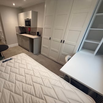 Silver Room - Image 8